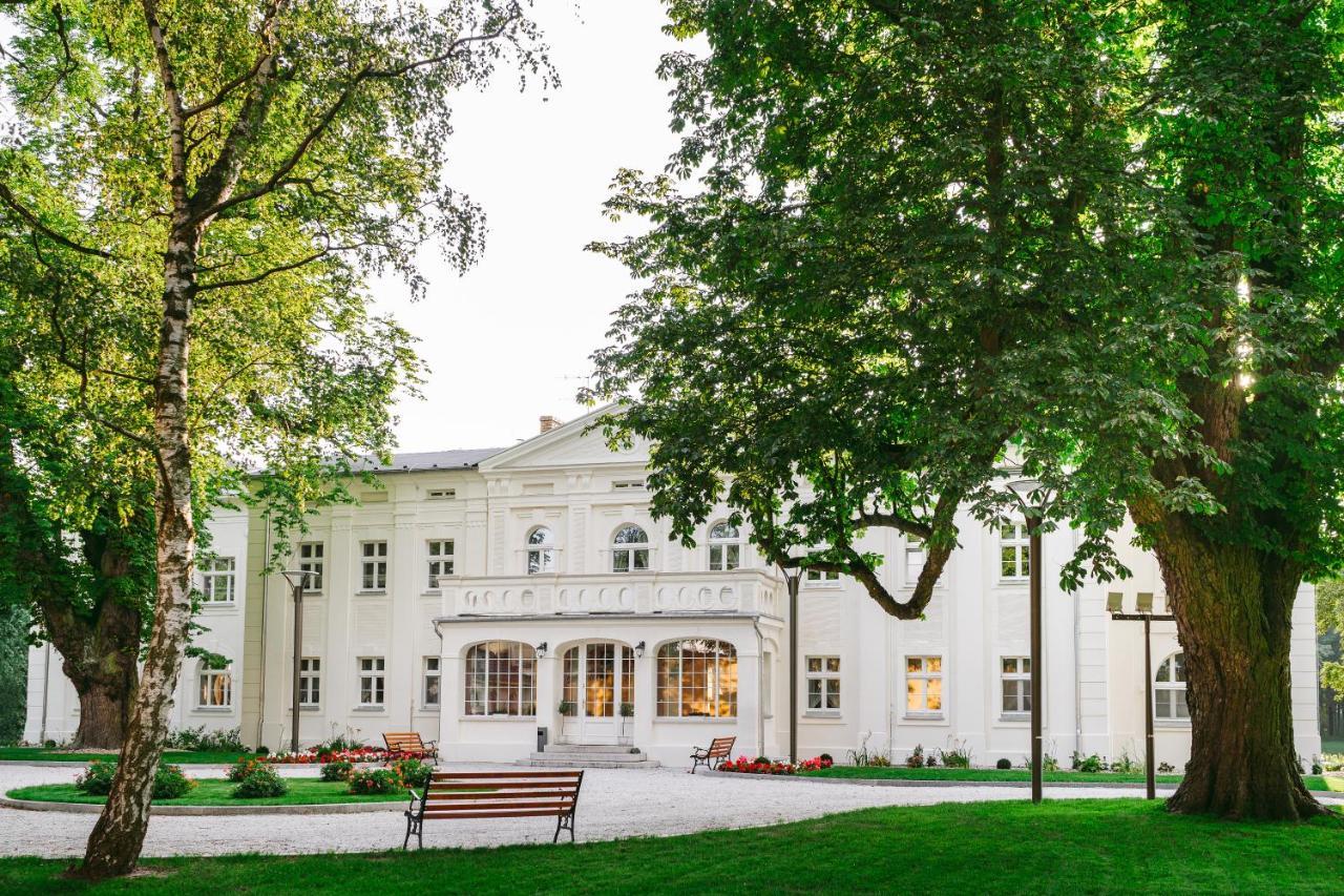 Kasztanowy Palac Swadzim Exterior photo