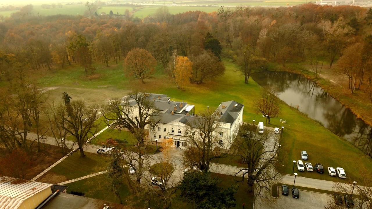 Kasztanowy Palac Swadzim Exterior photo