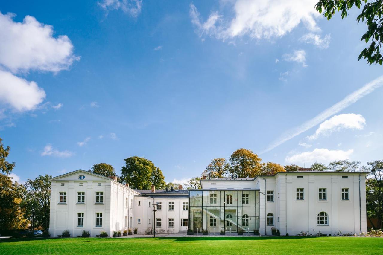 Kasztanowy Palac Swadzim Exterior photo